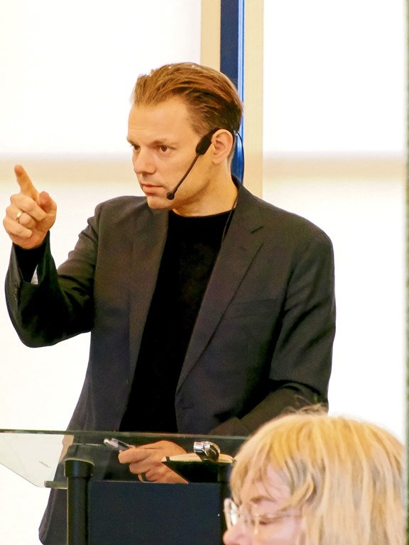 PC030473 2